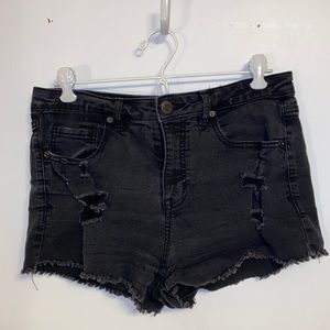 This is a black, size 8 shorts from Aéropostale.